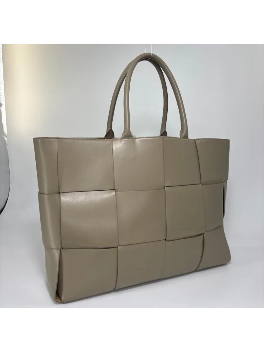 Bottega Veneta Super Arco Intrecciato Tote Gray